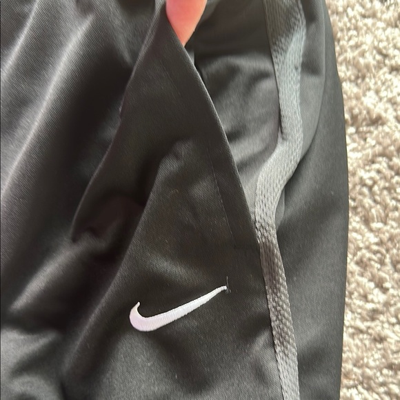 Nike Pants Black Tapered Leg Womens Track pockets/drawstring Run Walk Lounge MT - Picture 3 of 7
